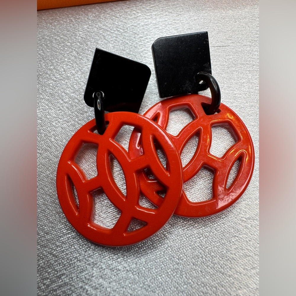 Hermes Ava Buffalo Horn Lacquer Red & Black Circular Earrings with Box